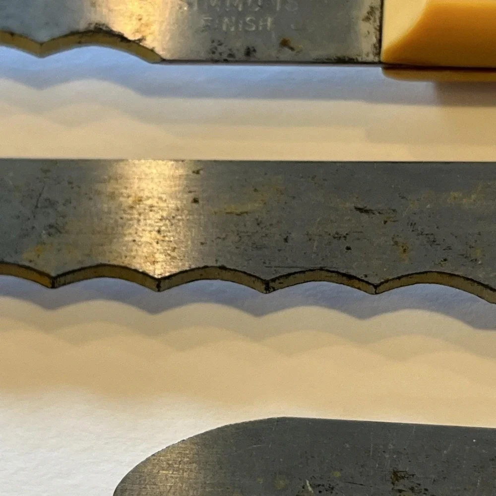 Ec Simmons Full Set Of 6 Steak Knives Vintage Bakelite Handles